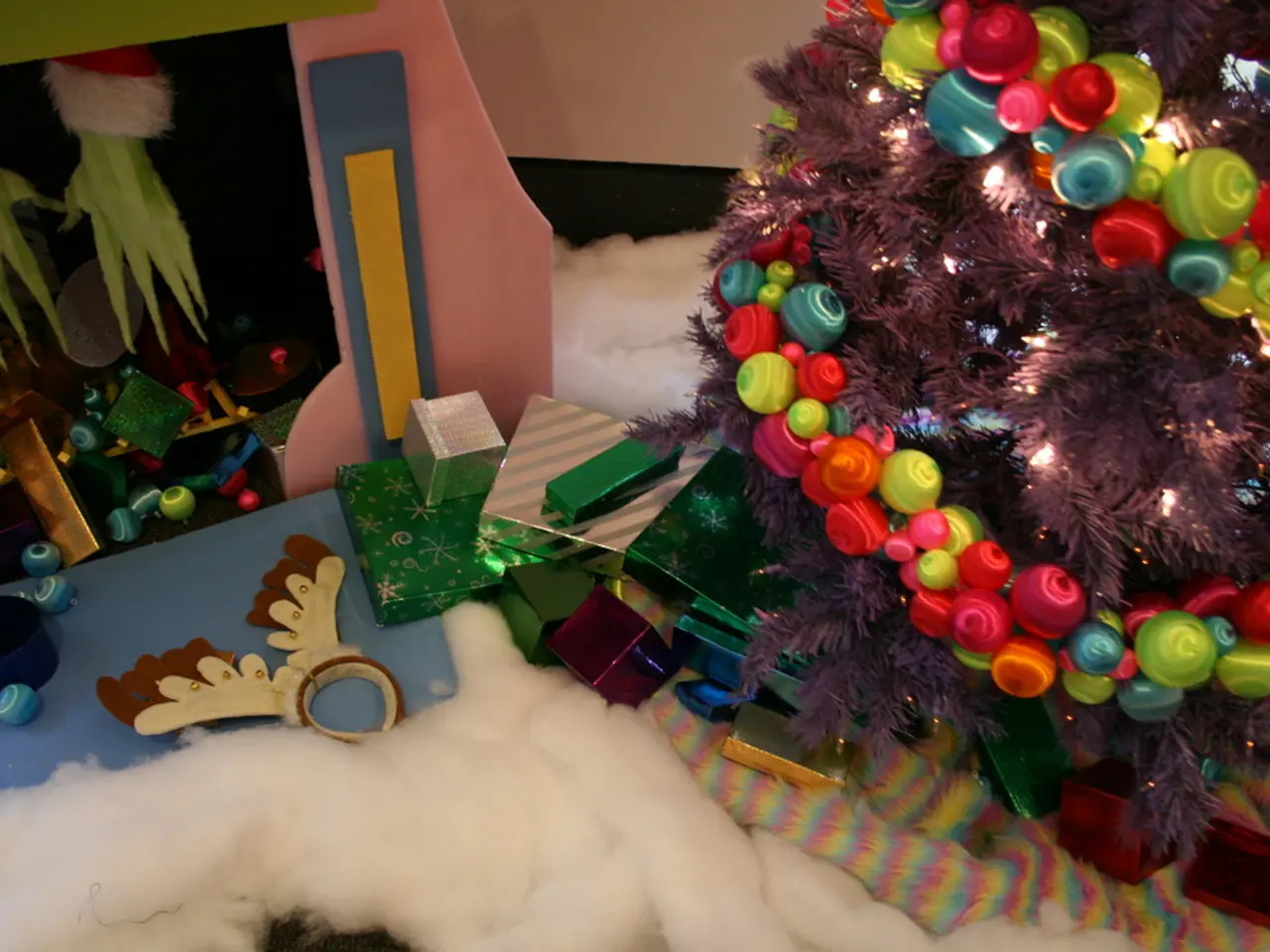 Efficient methods for storing Halloween decorations - 7 strategies to keep spooky season...