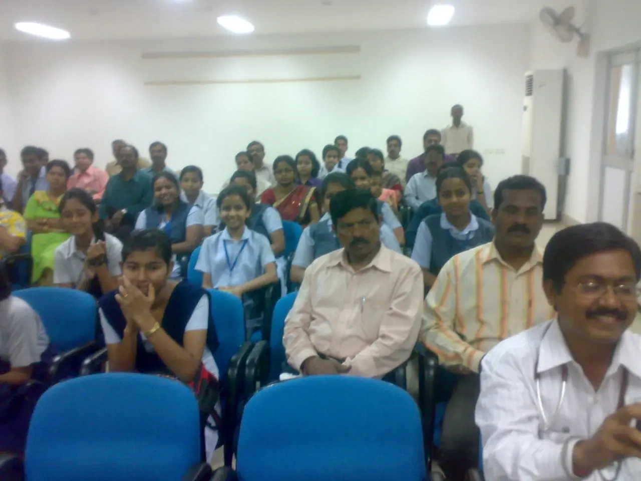 Endured fan under heatwave testing: Potential hot flash ally identified?