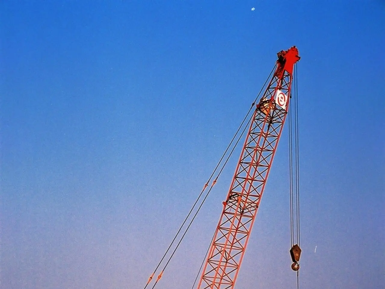 Ancient Cottage in West Sussex Boasting Stunning Beauty, Equipped with a Flower-Bordered Pool,...