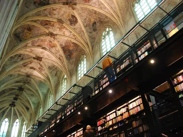 Clerkenwell Penthouse Apartment Designers opt for Autonomous Living, Distancing from Traditional...