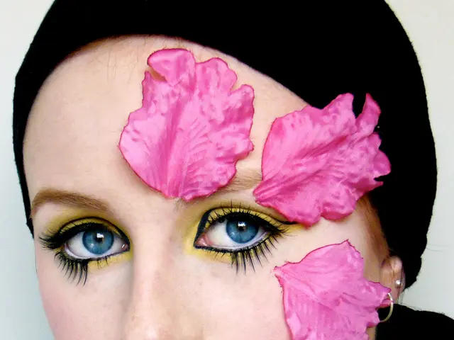 Persists makeups under summer's sweltering heat