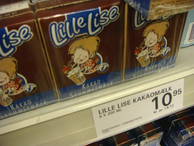 Airlines offer special dishes labeled "Free Palestine" to Jewish passengers on flights.