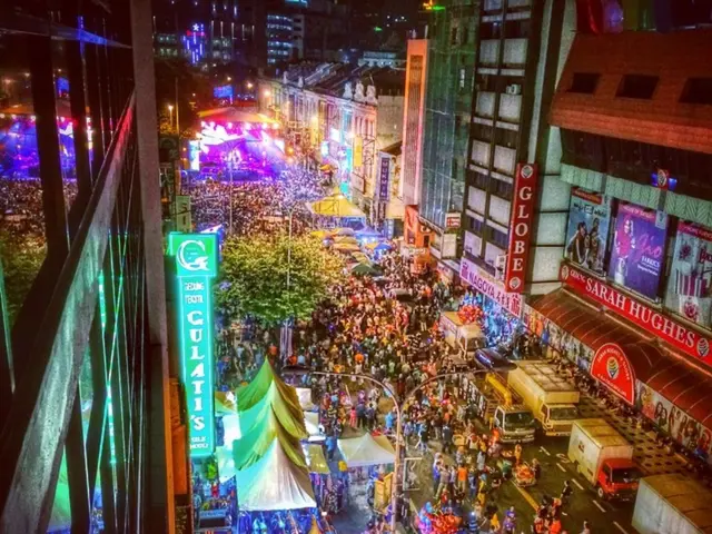 Dusseldorf's Annual Gunfight Extravaganza