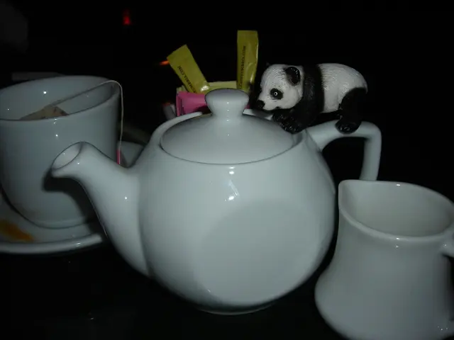 Perplexing Perception Test: Discern the Distinctiveness of a Cup - Do you have the mental acuity to...