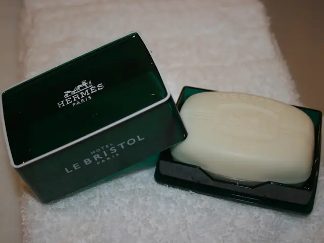 Tips for Eliminating Body Sweat Smell from Clothes Using Home Solutions That Actually Work