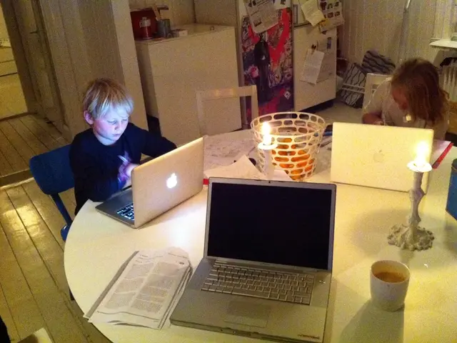 Working in the Home Office as a mother brings feelings of remorse