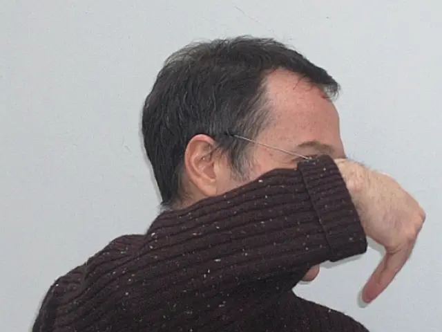 Instructions for Securing Edges When Slicing Through a Knitted Sweater