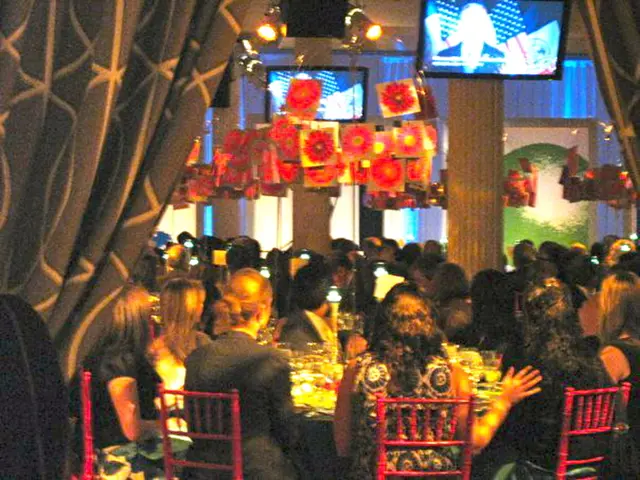 Vibrant Family Gathering Hosted at Oak Cell Craftsman's Residence on August 25, 25