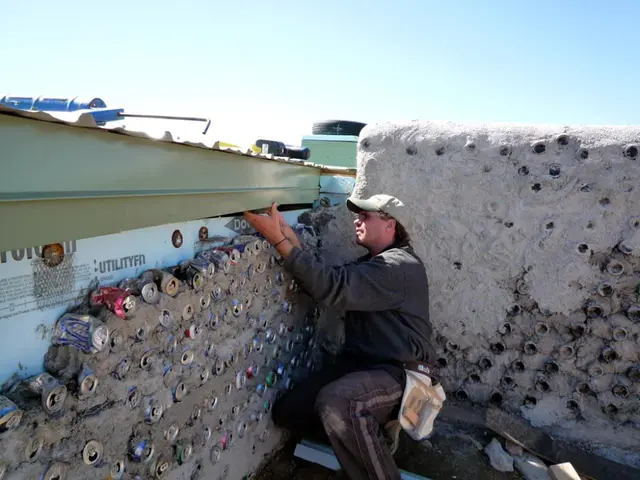 Repurposing a Pre-owned Altoids Container ( DIY Craft Ideas )