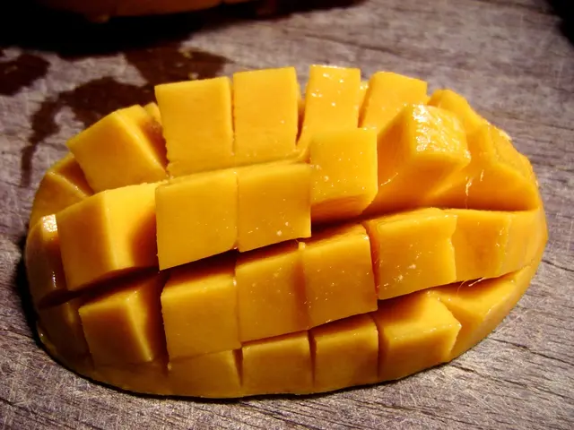Mangoes and Feline Consumption: A Reminder About Their Inability to Perceive Sweetness